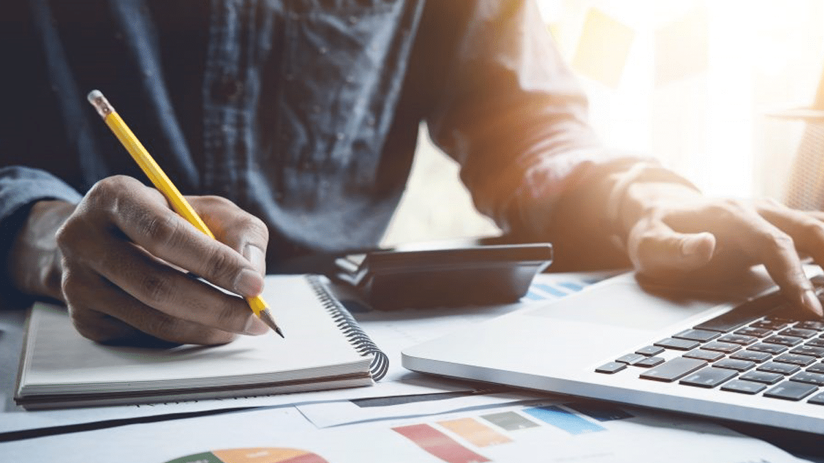 What are the entry requirements for an MBA degree?